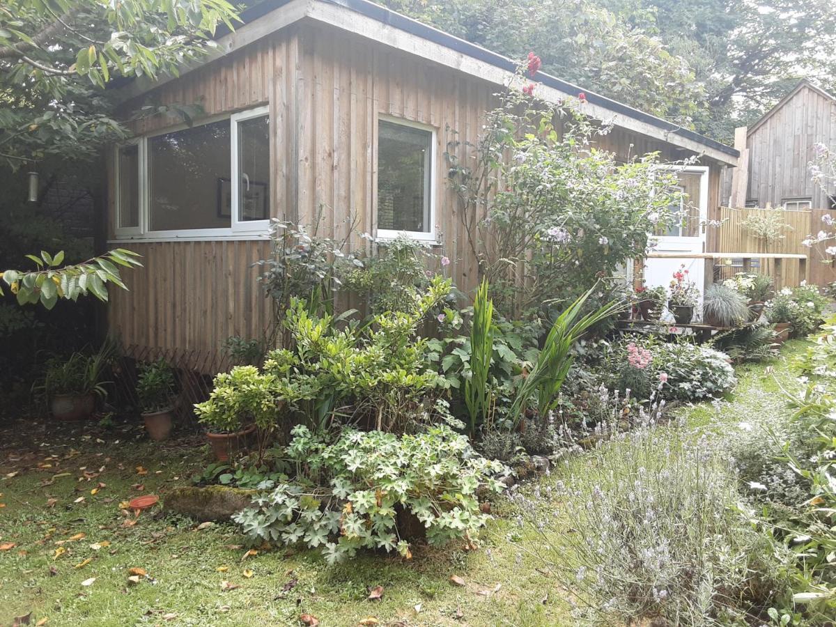 Villa Tranquil Wood Cabin Set In A Beautiful Orchard Penzance Exterior foto